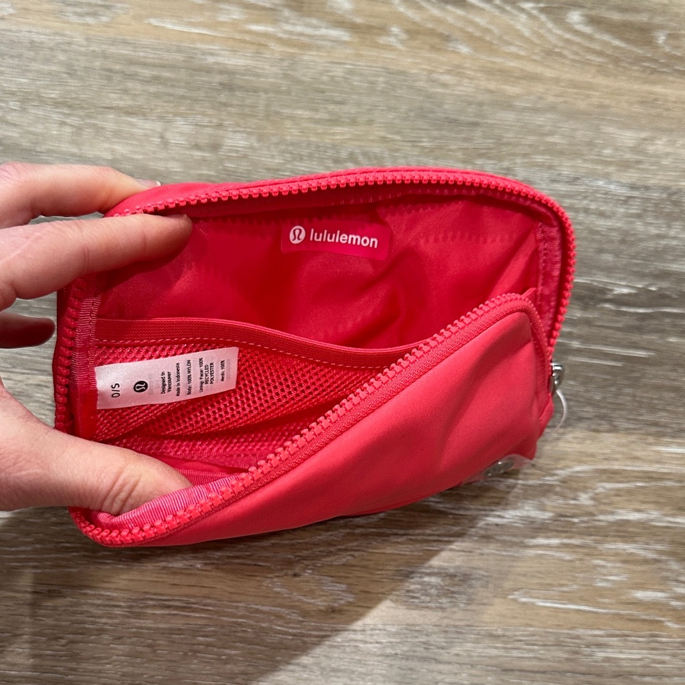NWT! Lululemon Everywhere Belt Bag in Salmon Size Small - Picture 6 of 8